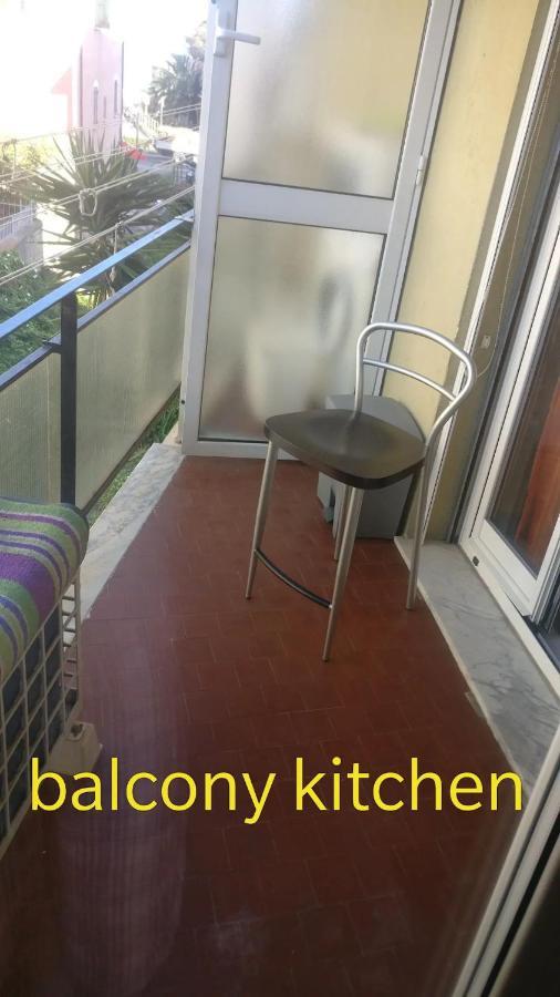 House Of Fly With Sea View, Front The Beach Savona Exteriör bild