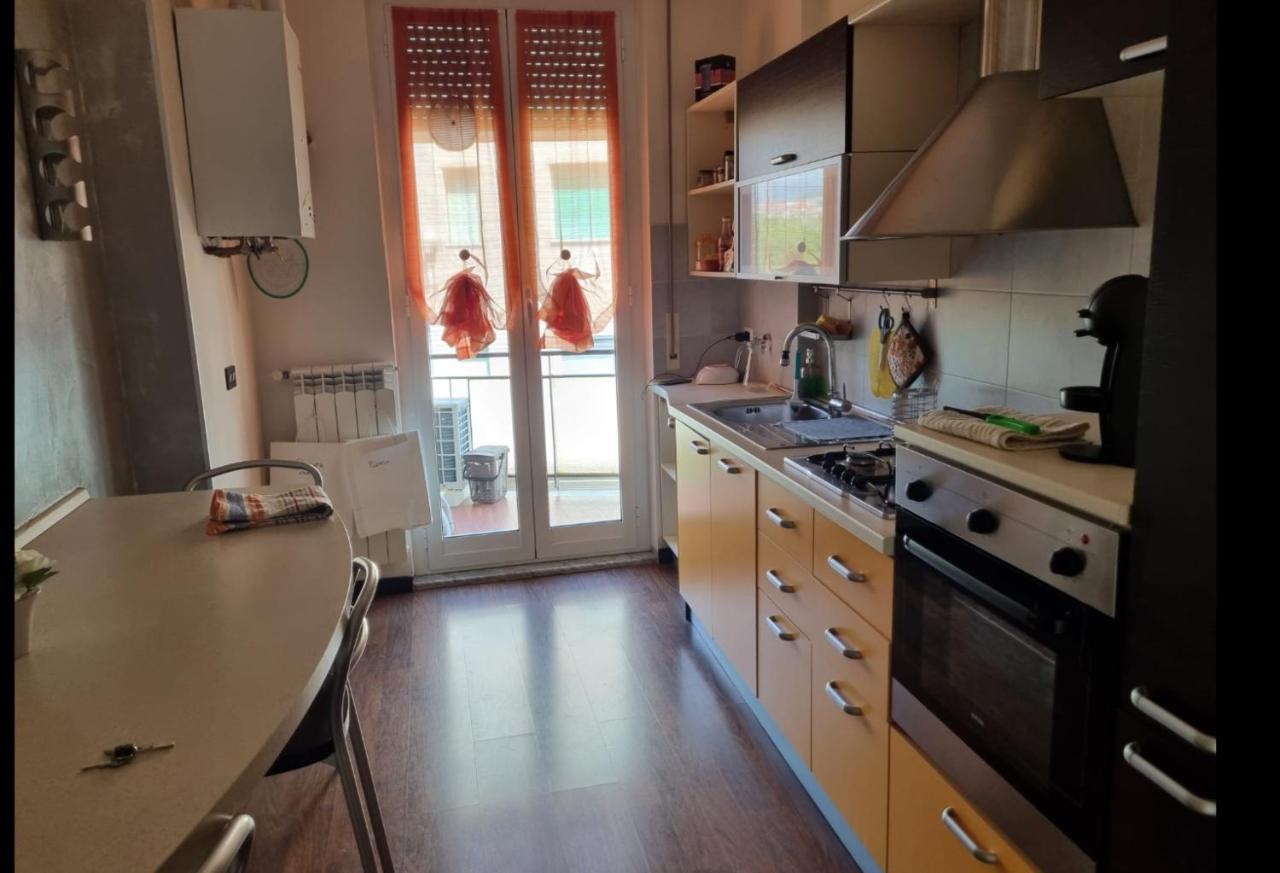House Of Fly With Sea View, Front The Beach Savona Exteriör bild